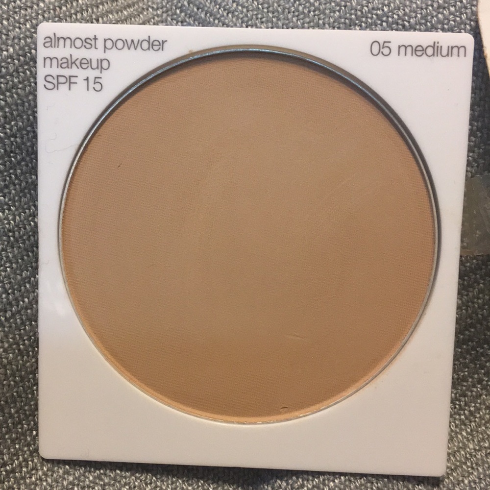 Clinique Almost Powder Foundation